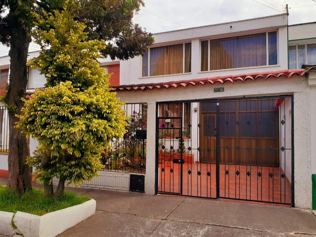 Casa en Venta en Pontevedra, Bogotá — foto 1