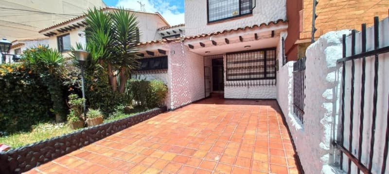 Casa en Arriendo en Santa Paula, Bogotá — foto 1