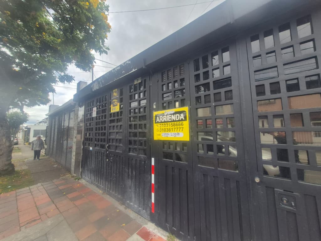 Apartaestudio en Arriendo en Andes norte, Bogotá — foto 1