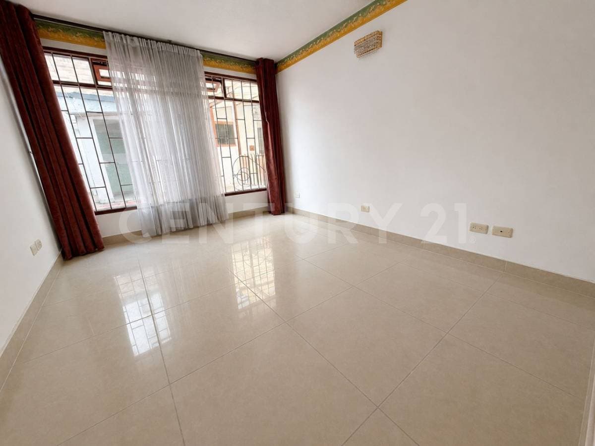 Casa en Arriendo en Niza, Bogotá — foto 1